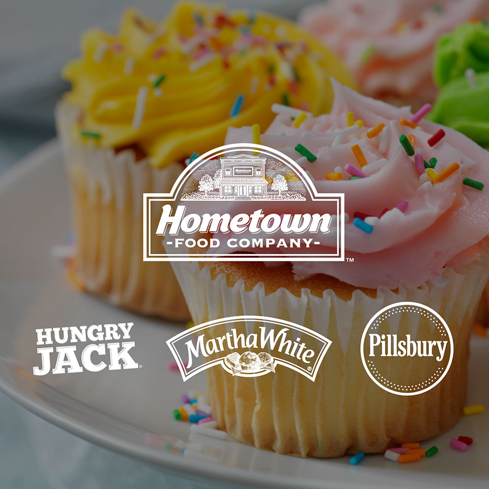 Man on tablet: Advanced visibility supply chain tools